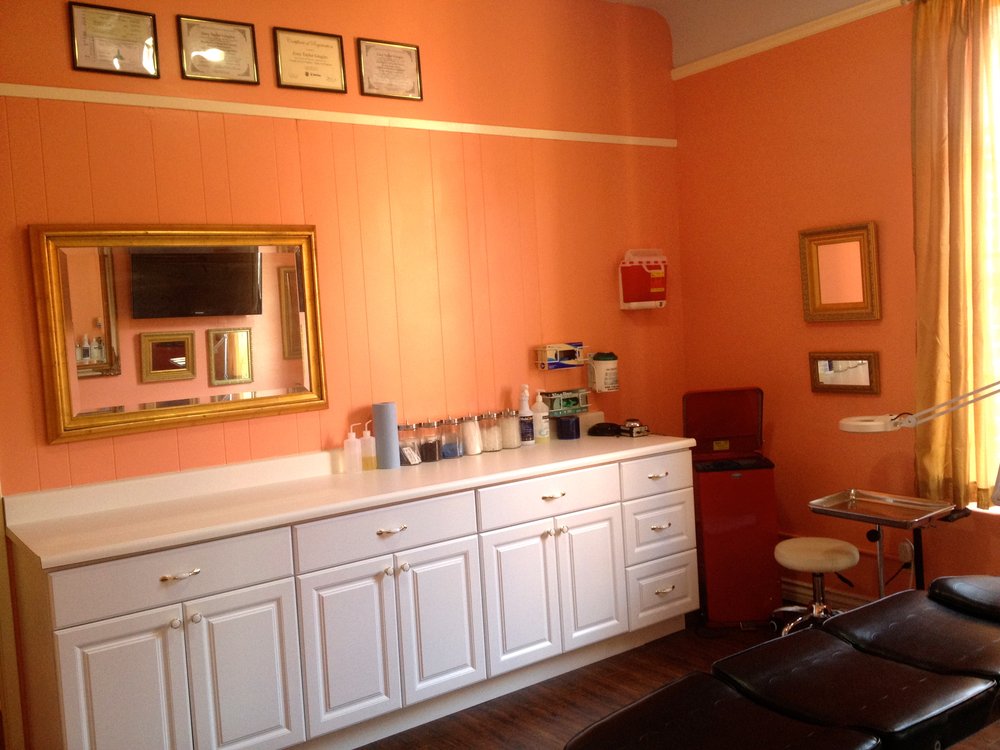 Zoey Taylors Tattoo Shop