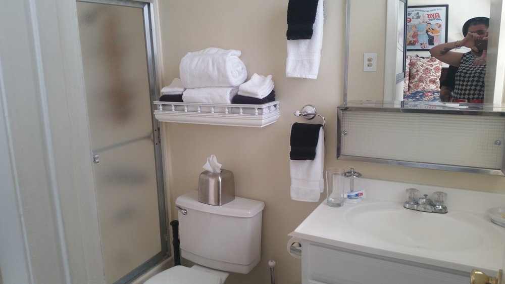 Essex Manor Hotel Apartments