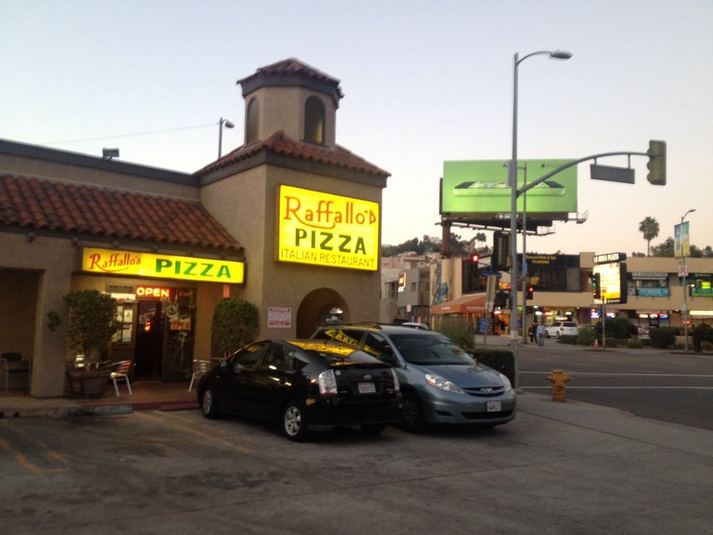 Raffallos Pizza