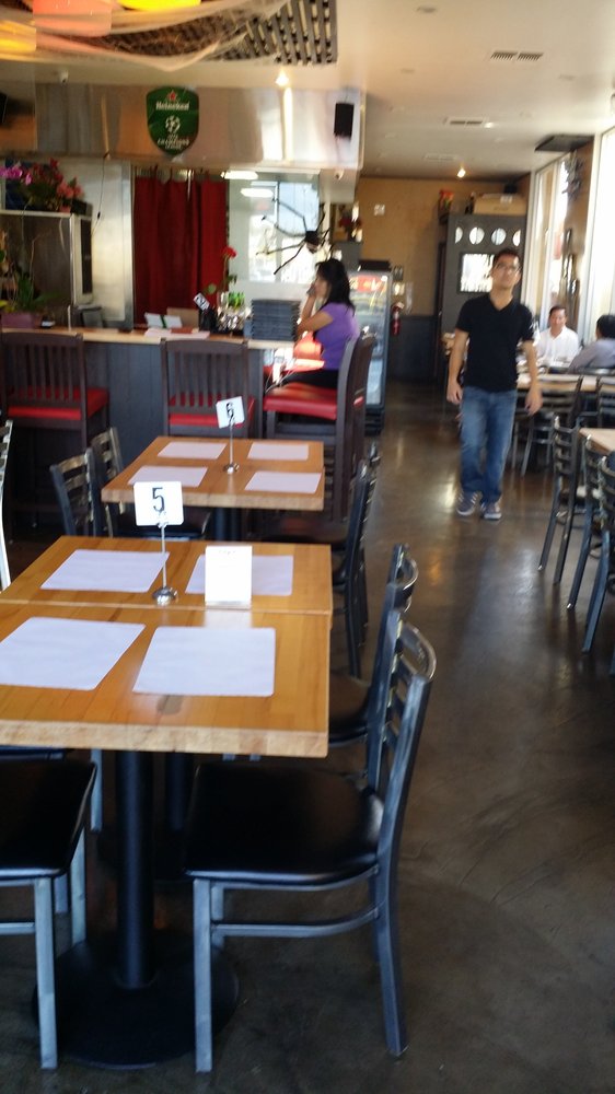 Tren Restaurant & Bar