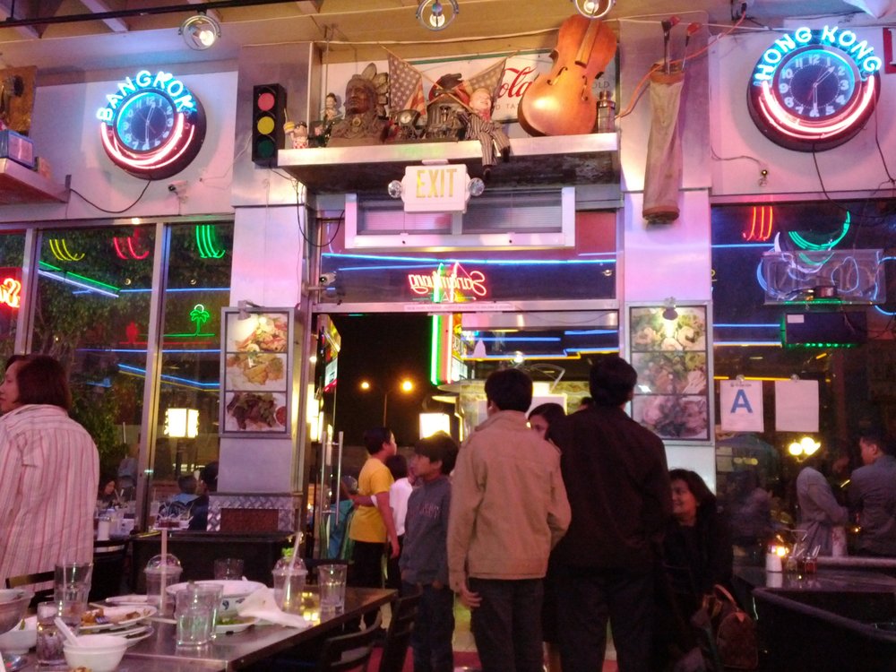 Sanam Luang Cafe