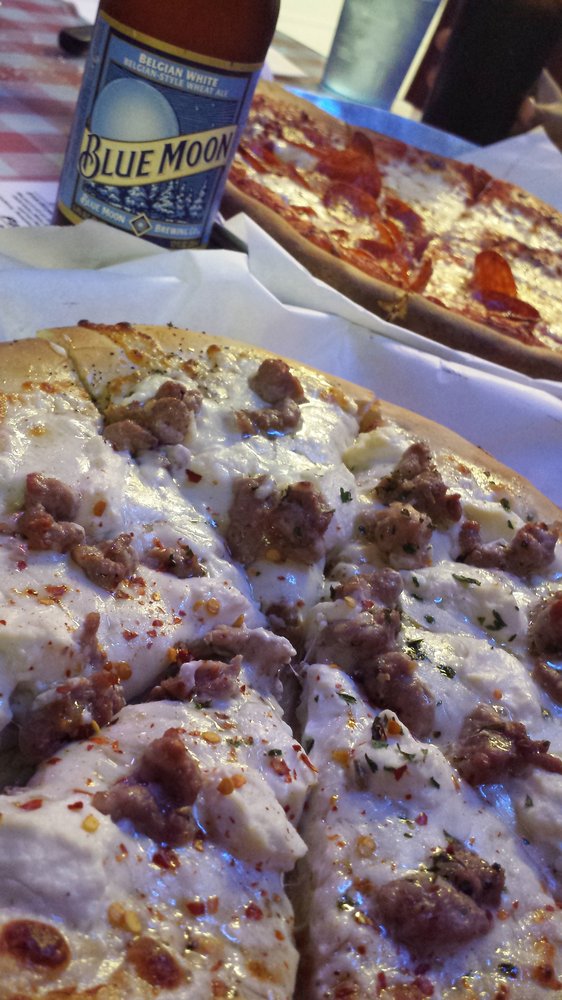 Carlos Pizza House