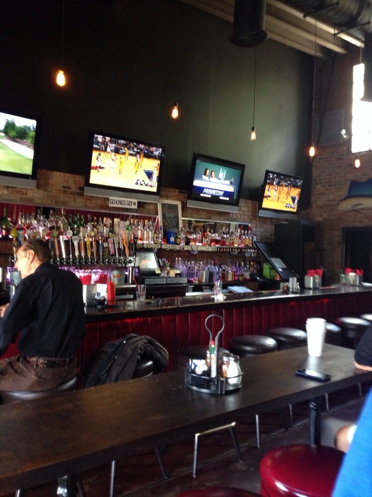 Roccos Tavern