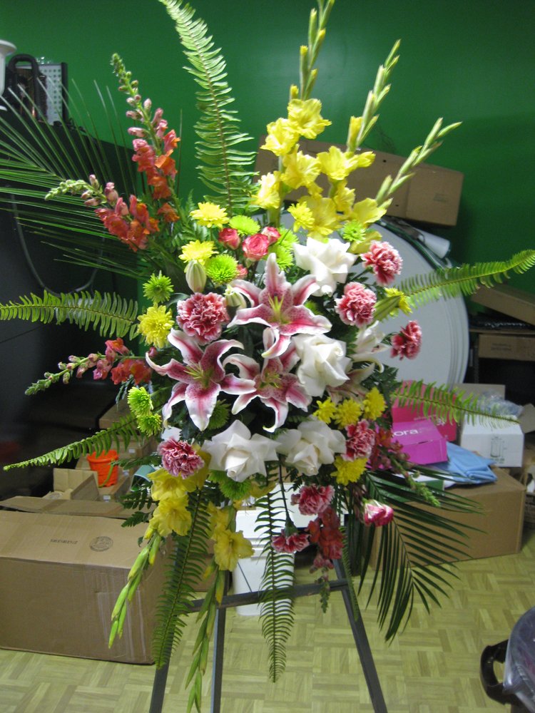 Parlani Flowers Party Supplies