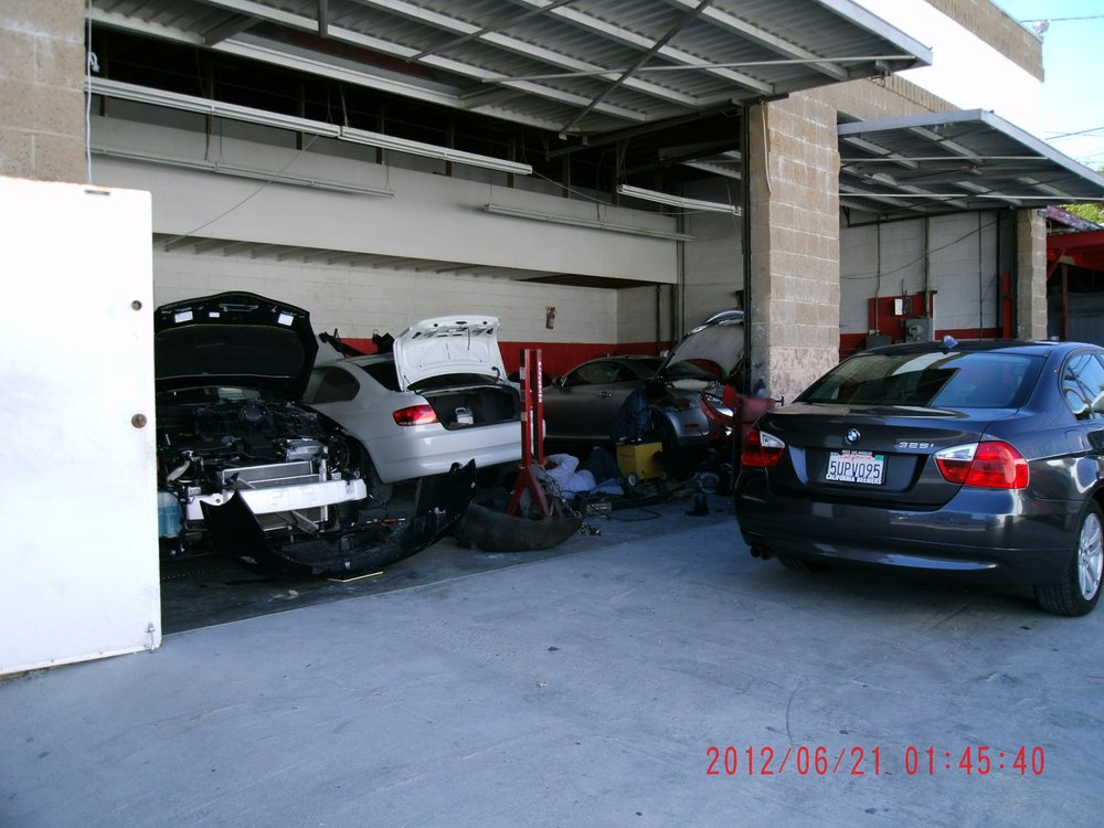 Bauer Auto Body & Paint