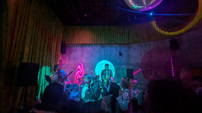 71 Studio Bar