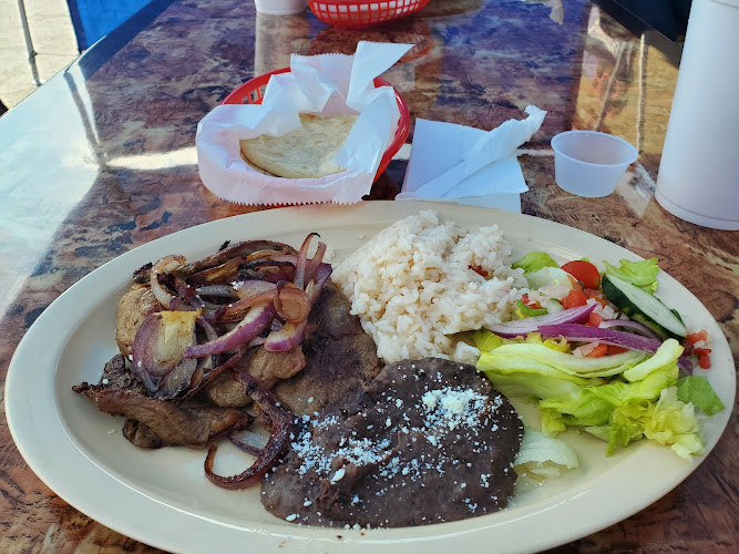Antojitos Centro Americanos