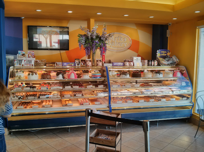 Art's Bakery & Cafe