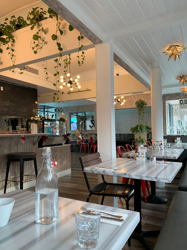 ATTITUDE CAFE