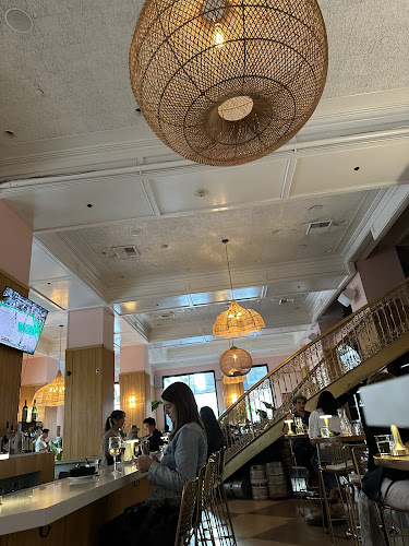 Birdcage Hollywood