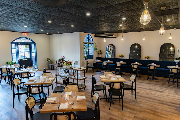 DEUX BISTRO