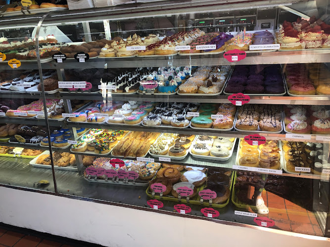 DK's Donuts & Bakery