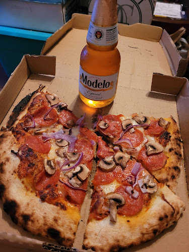 Hugo's Pizza