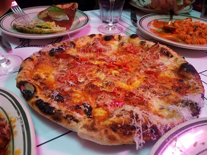 Jon & Vinny's Fairfax