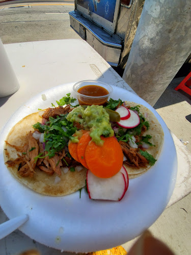 Mariscos El Sabroso truck