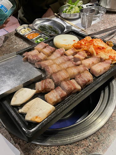 Moobongri BBQ (무봉리 생삼겹 BBQ)