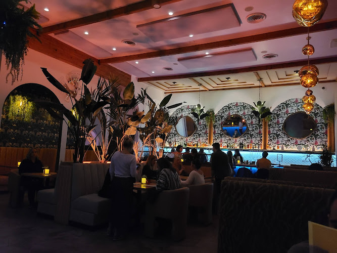 Schwartz & Sandy's Lounge