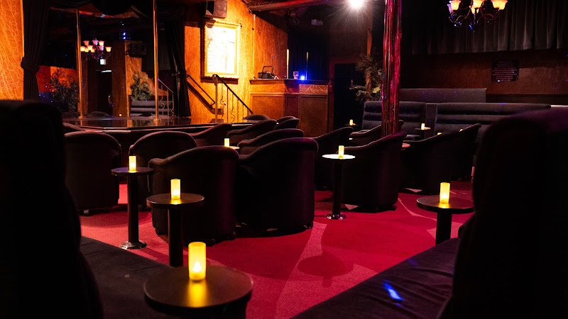 Silver Reign Gentlemen's Club
