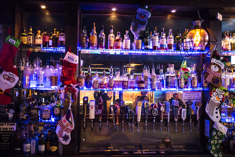 The Oaks Tavern